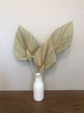 Load image into Gallery viewer, Natural Palm Spear
